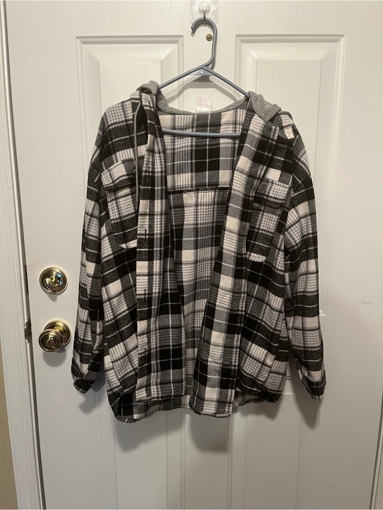 No Boundaries Tops - No Boundaries Black and White Plaid Hooded Utility Jacket